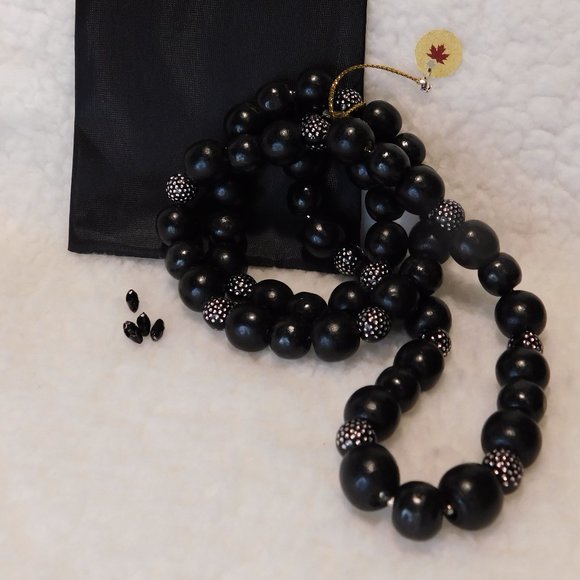 Black Beaded Necklace - Picture 7 of 13